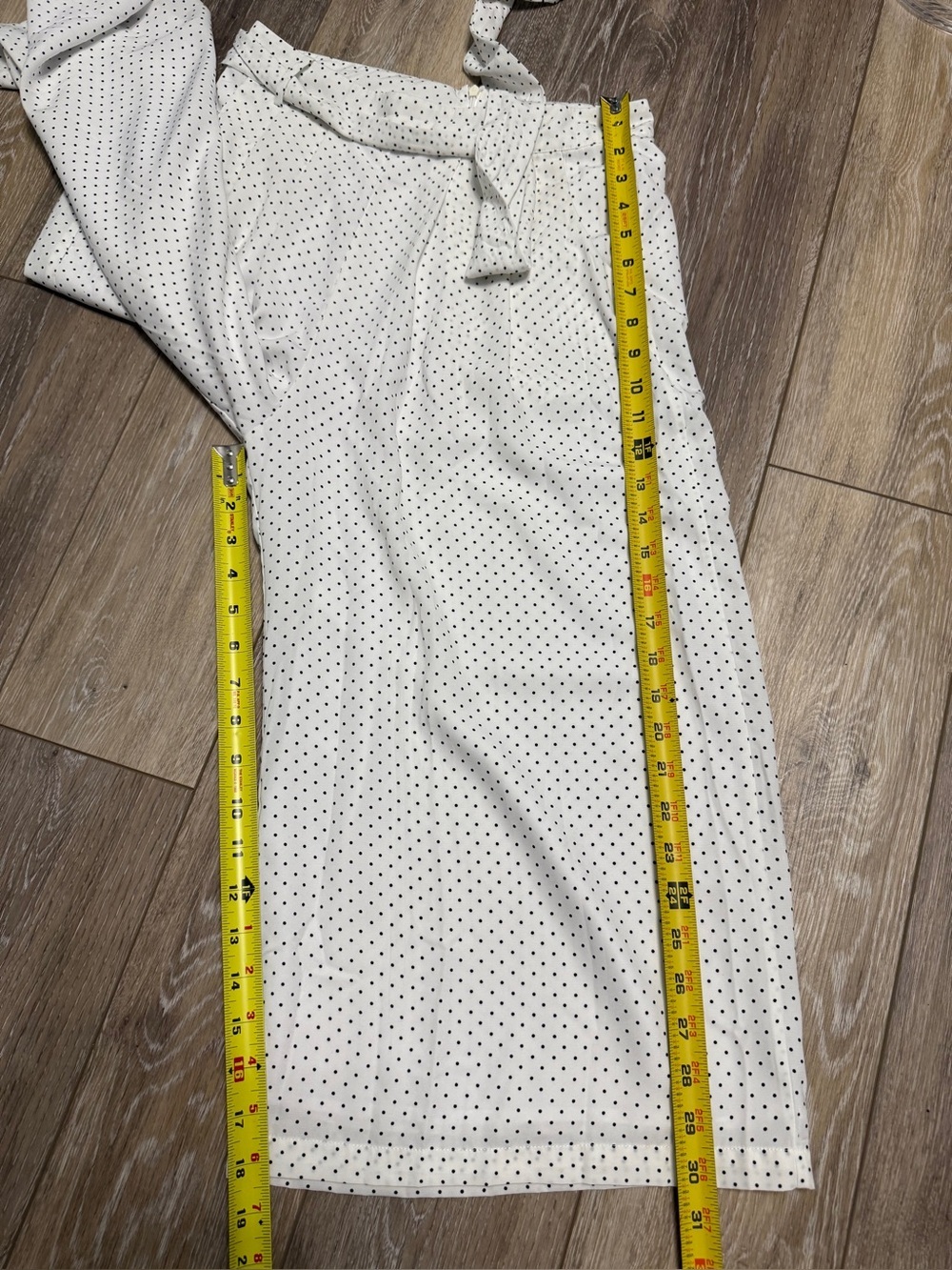 #5) Gianni Bini White Wide Leg Capri with Black Polka Dots and Waist Tie - Picture 6 of 8